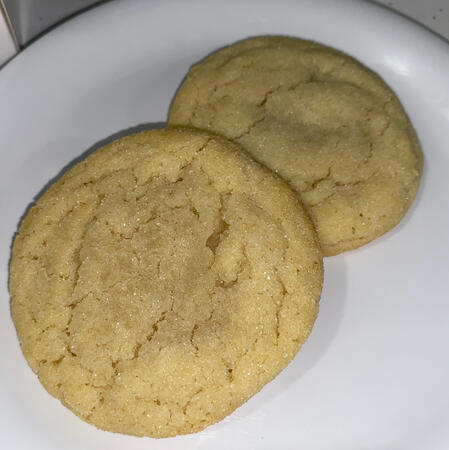 Sugar Cookie - A sugary cookie with lightly crisp edges and a sweet vanilla flavor.